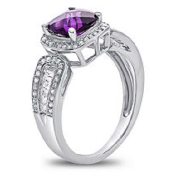 Ladies Amethyst ring - Picture 2 of 4